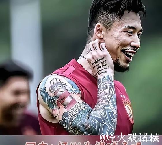 纹身再凶也没用！混混直播挑战职业拳手，被教育到怀疑人生！