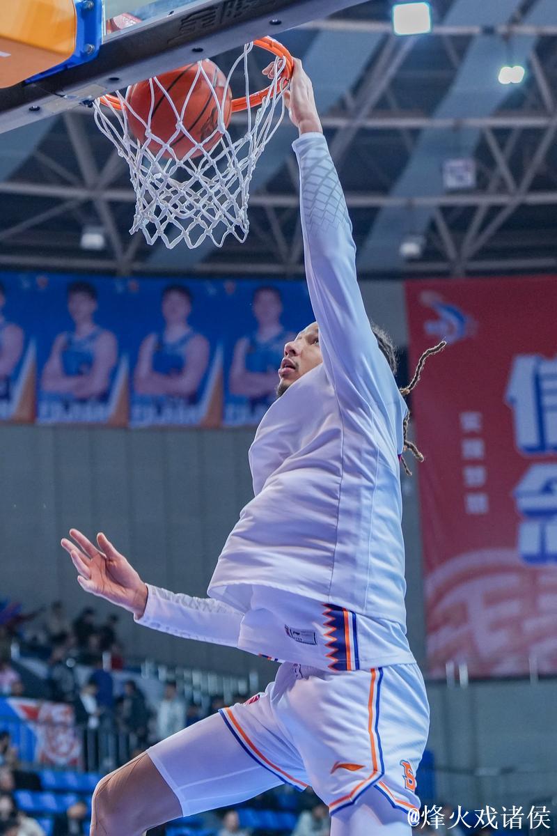 CBA-洛夫顿两双古德温高效 上海久事战胜北京控股